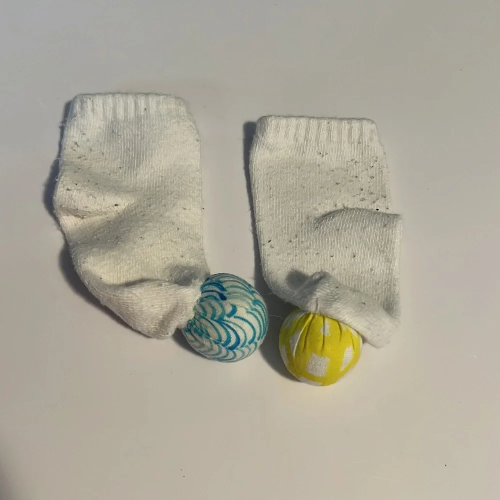 🚫FINAL SALE!! Lovevery Play Socks - Picture 2 of 3